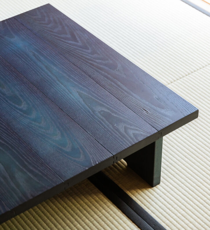 藍染のテーブル